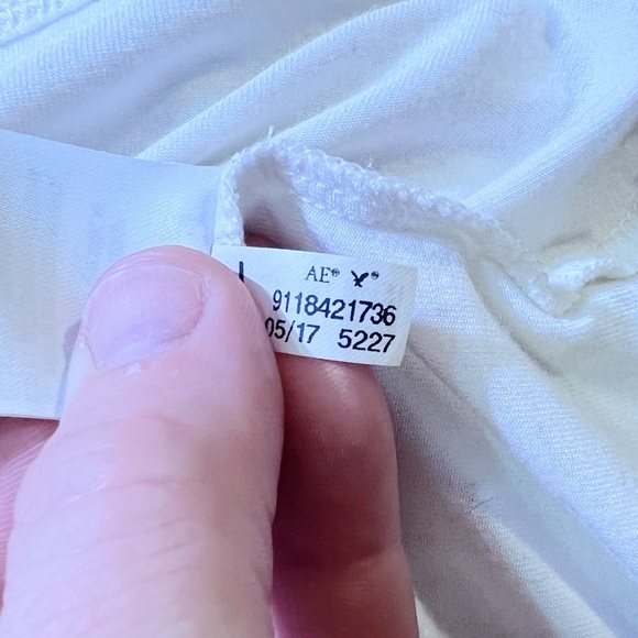 EUC | American Eagle Cold Shoulder Embroidered Tee | XS | “Soft & Sexy” Line - Picture 13 of 13